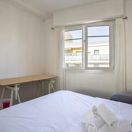 Air-conditioned Apartamento Niza